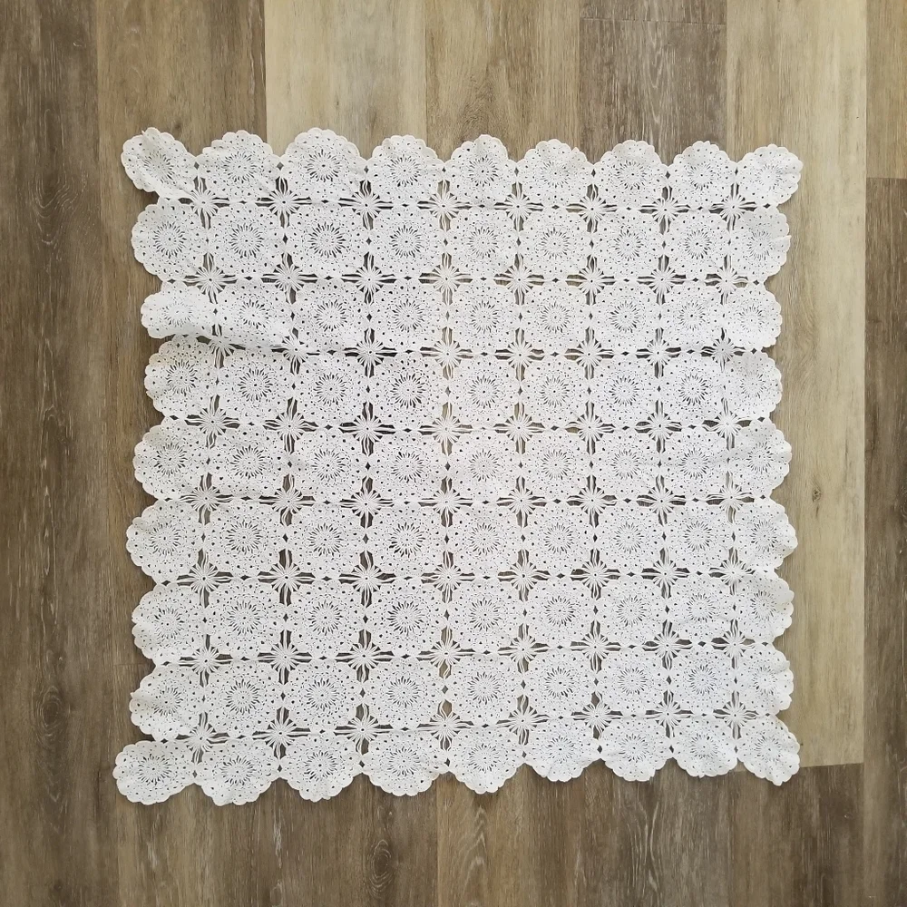 Vintage Handmade White Square Crochet Lace Table Cloth
